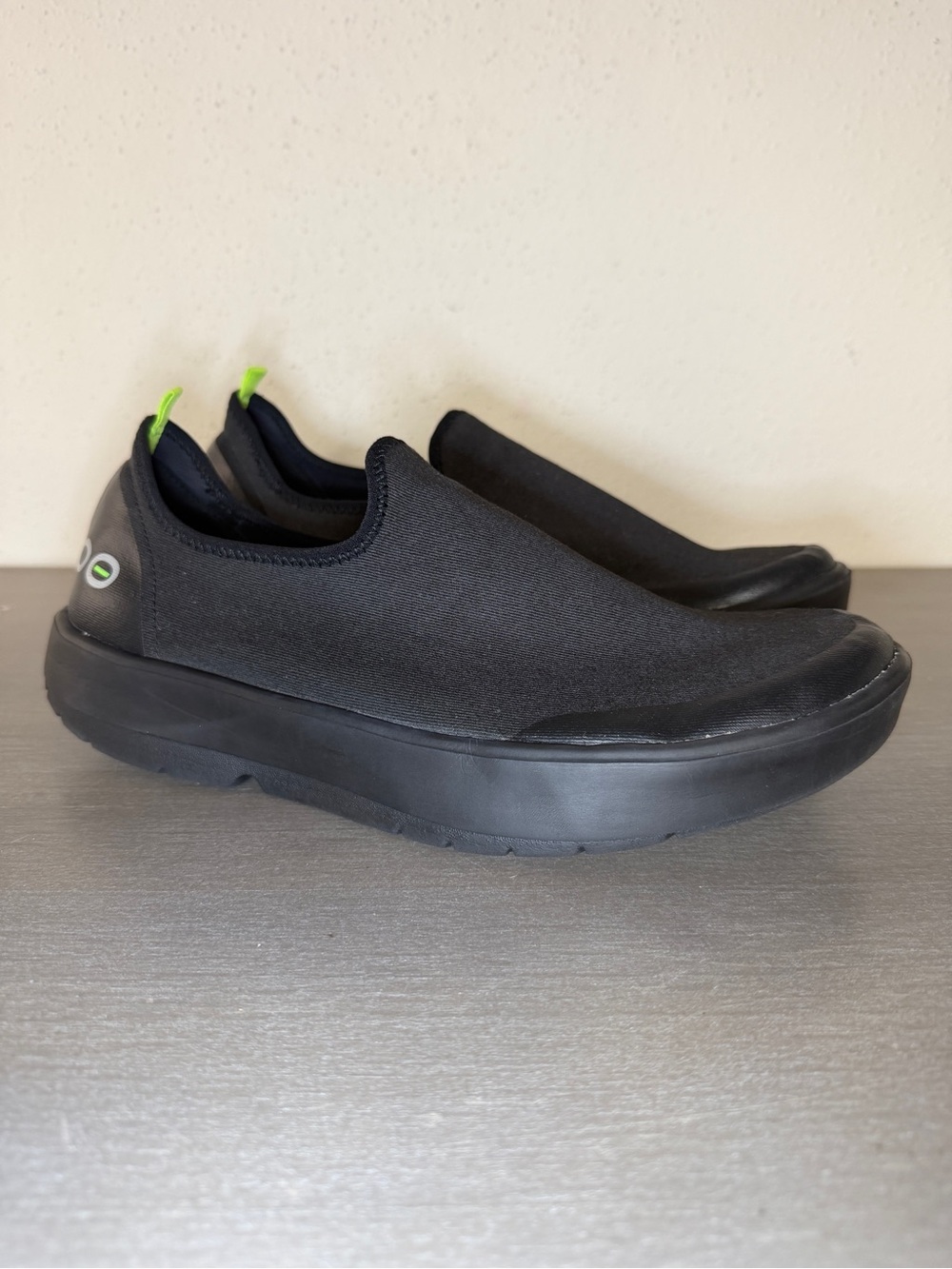 Oofos Oomg Eezee Low Shoes Black Color Women’s Size 11 Recovery Walking Comfort